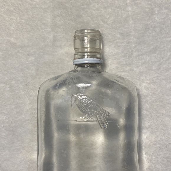 Vintage Embossed Old Crow Kentucky Bourbon Whiskey Bottle One Pint Clear - Picture 2 of 7